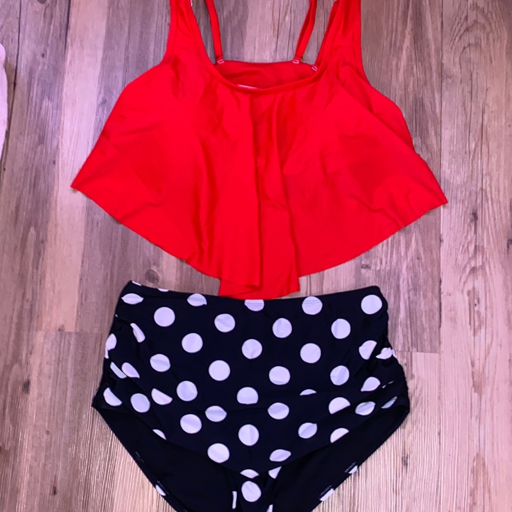 SUPER CUTE red and black bathing suit